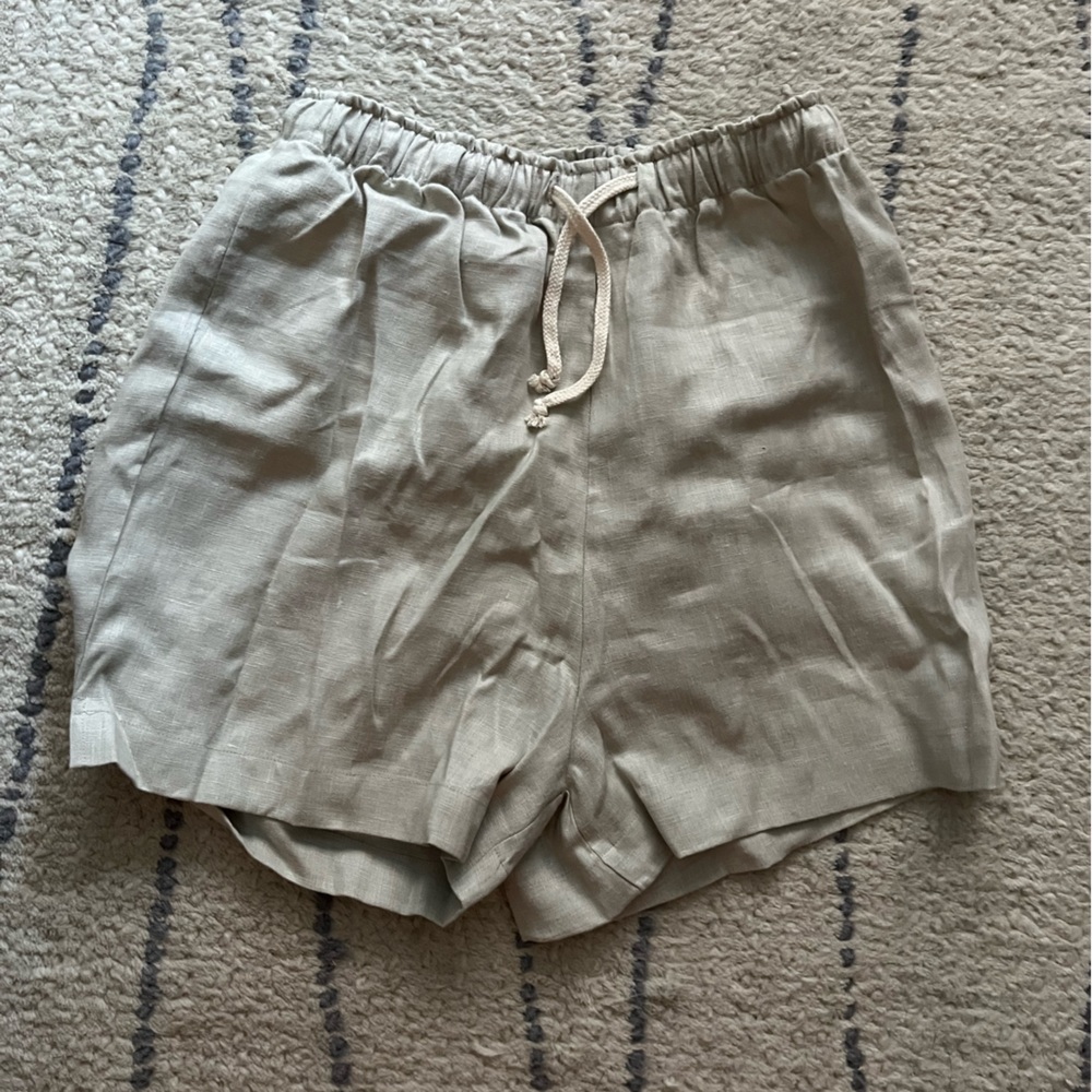 Casual Elastic Waist Linen-Blend Shorts in Light Beige